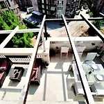 Diamond Palace Апартаменты *