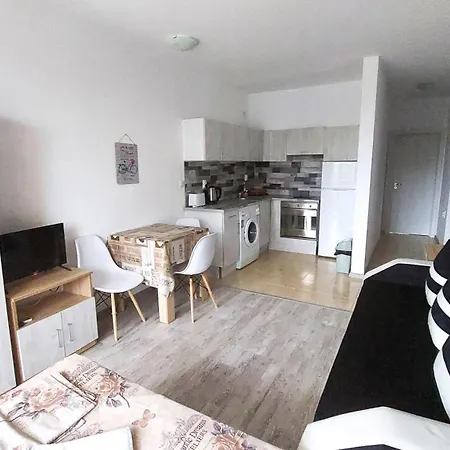 Diamond Palace ساني بيتش